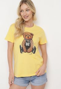 Born2be - Żółty Bawełniany T-shirt z Ozdobnym Nadrukiem Wanestra. Okazja: na co dzień. Kolor: żółty. Materiał: bawełna. Wzór: nadruk. Styl: casual