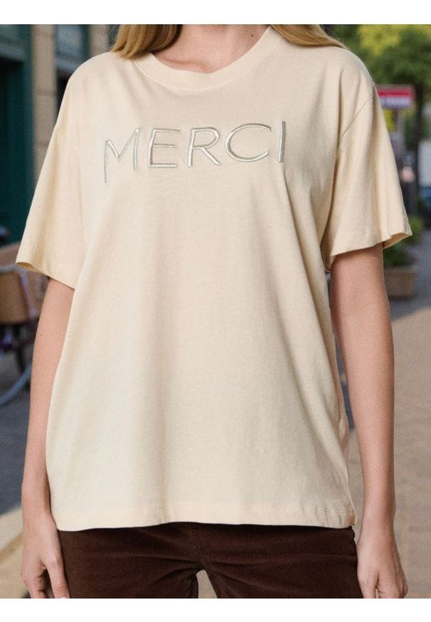 Sinsay - Koszulka z haftowanym napisem - kremowy. Kolor: kremowy. Wzór: haft, napisy