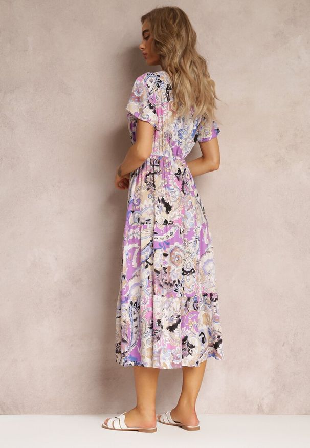 Renee - Fioletowa Rozkloszowana Sukienka Midi z Krótkimi Rękawami z Wiskozy Furri. Kolor: fioletowy. Materiał: wiskoza. Długość rękawa: krótki rękaw. Długość: midi