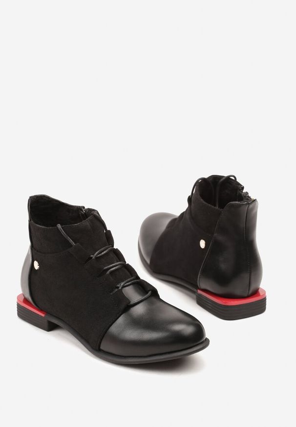 Born2be - Czarne Botki Vices ze Sznurowaną Cholewką Ozvila. Okazja: na co dzień. Zapięcie: zamek. Kolor: czarny. Materiał: lakier. Szerokość cholewki: normalna. Styl: elegancki, casual