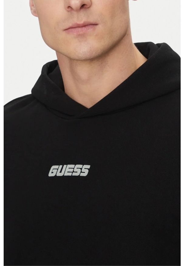 Guess - GUESS Czarna bluza męska Dalim Over. Okazja: na co dzień. Kolor: czarny. Materiał: bawełna, poliester. Długość rękawa: długi rękaw. Długość: długie. Styl: klasyczny, casual