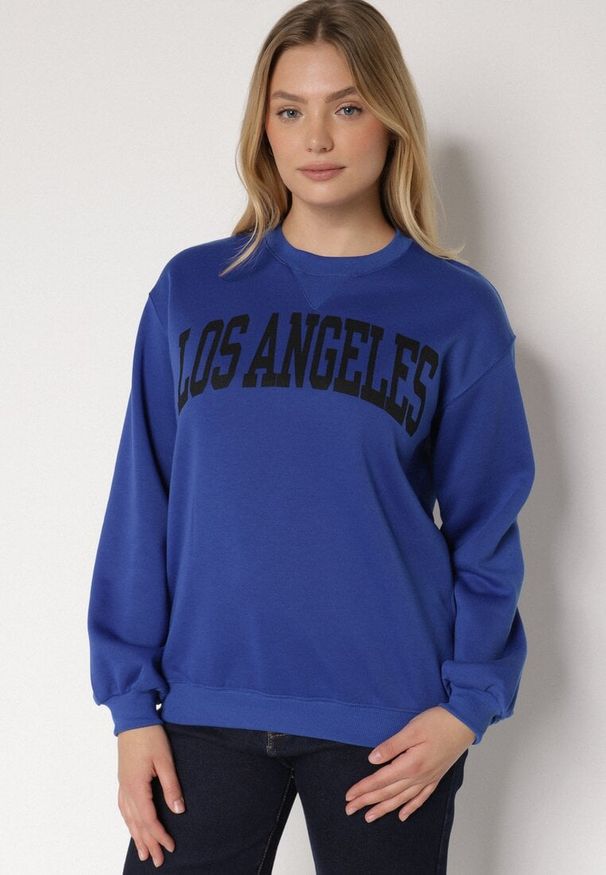 Born2be - Niebieska Bluza z Bawełną i Napisem Fezorla. Okazja: na co dzień. Kolor: niebieski. Materiał: bawełna. Wzór: napisy. Styl: klasyczny, casual, elegancki