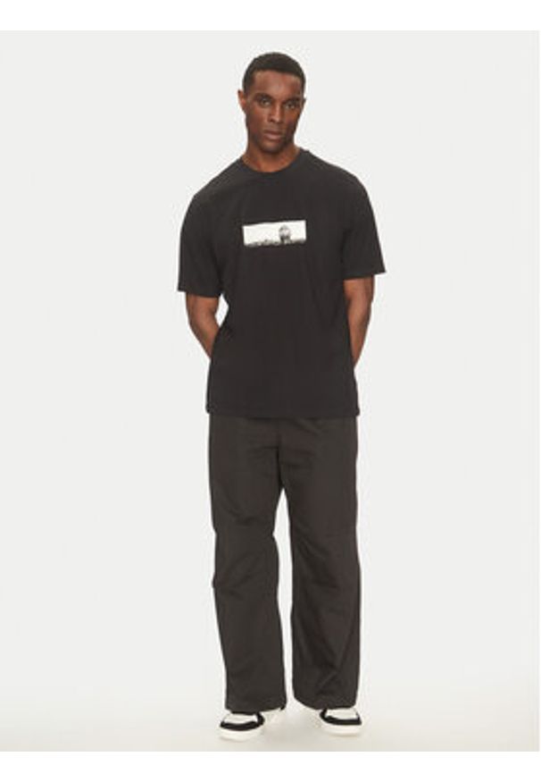 Jack & Jones T-Shirt Pacer Photo 12273775 Czarny Relaxed Fit. Kolor: czarny. Materiał: bawełna