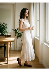 Sinsay - Koronkowa sukienka midi syrenka - kremowy. Kolor: kremowy. Materiał: koronka. Długość: midi #1