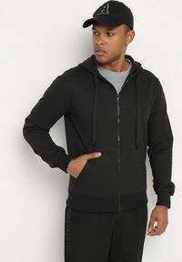 Born2be - Czarna Bluza z Bawełną Kapturem i Sznurkami Asallin. Okazja: na co dzień. Typ kołnierza: kaptur. Kolor: czarny. Materiał: bawełna. Styl: casual, klasyczny