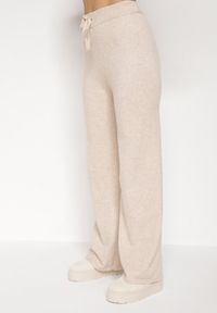 Born2be - Jasnobeżowy Komplet z Dzianiny z Wełną Spodnie Kardigan i Kamizelka na Guziki Meviseffa. Kolor: beżowy. Materiał: dzianina, wełna #4