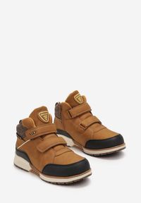 Born2be - Brązowe Sportowe Botki Traperki z Dwoma Rzepami Farira. Okazja: na co dzień. Zapięcie: rzepy. Kolor: brązowy. Materiał: jeans. Styl: sportowy
