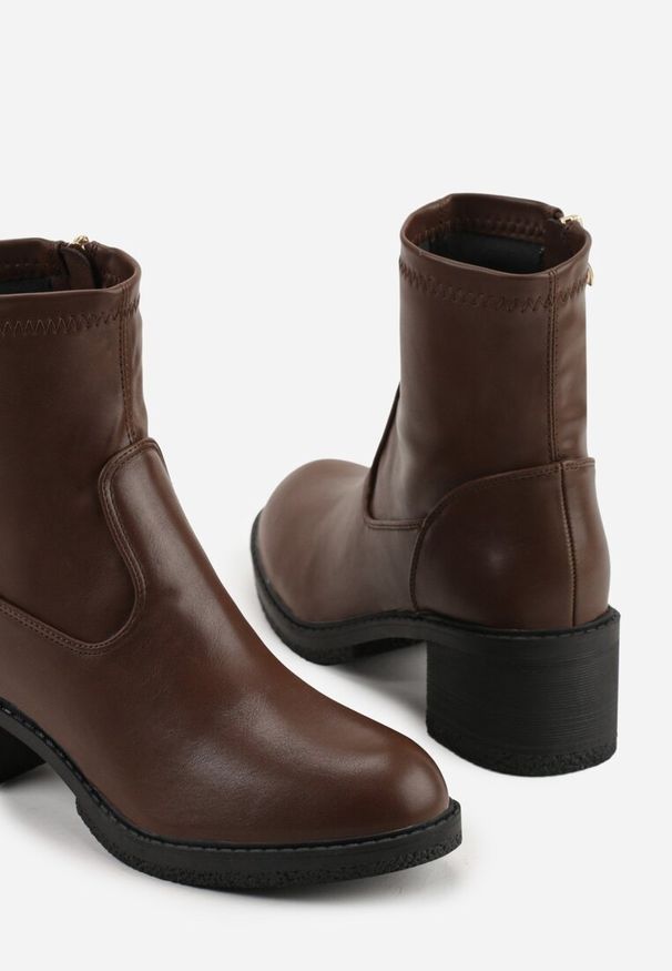 Renee - Brązowe Botki do Kostki Vices na Klocku z Dopasowaną Cholewką Alavitta. Okazja: na co dzień. Kolor: brązowy. Materiał: jeans. Szerokość cholewki: normalna. Styl: casual