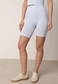 Born2be - Niebieskie Szorty Kolarki z Wysokim Stanem o Modelującym Fasonie Kimolodia. Okazja: na co dzień. Stan: podwyższony. Kolor: niebieski. Styl: casual #2