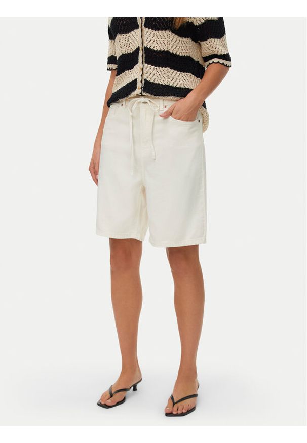 Vero Moda Szorty jeansowe Villa 10326196 Beżowy Regular Fit. Kolor: beżowy. Materiał: bawełna