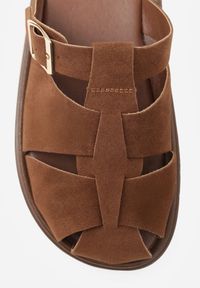 Born2be - Ciemnobrązowe Klapki z Paskami i Kwadratową Sprzączką Olyndar. Okazja: na co dzień. Kolor: brązowy. Materiał: jeans. Sezon: lato. Styl: casual #6