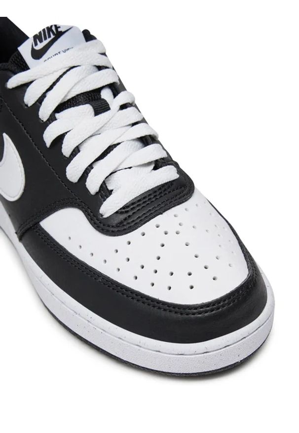 Nike - NIKE COURT VISION LO NN Sneakersy damskie. Okazja: na co dzień. Kolor: czarny. Materiał: guma, materiał. Szerokość cholewki: normalna. Model: Nike Court
