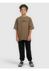 4f - 4F T-shirt loose z nadrukiem chłopięcy - khaki 158 (12-13 lat). Okazja: na co dzień, na uczelnię. Kolor: oliwkowy, wielokolorowy, brązowy. Materiał: dzianina, bawełna, materiał. Wzór: nadruk. Sezon: lato. Styl: klasyczny, casual #2