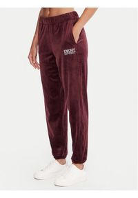 DKNY Sport Spodnie dresowe DP5P3702 Bordowy Regular Fit. Kolor: czerwony. Materiał: syntetyk