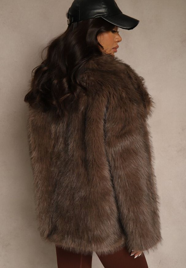 Renee - Brązowa Dwurzędowa Kurtka Futerko Oversize Nenalla. Okazja: na co dzień. Kolor: brązowy. Materiał: futro. Styl: casual