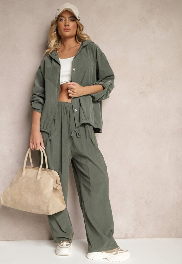 Renee - Ciemnozielone Bawełniane Spodnie High Waist o Szerokim Kroju Velili. Okazja: na co dzień. Stan: podwyższony. Kolor: zielony. Materiał: bawełna. Styl: elegancki, casual