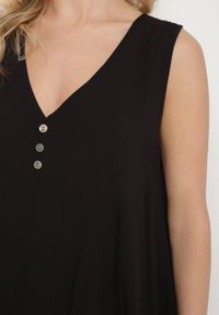 Born2be - Czarna Rozkloszowana Sukienka z Bawełny z Ozdobnymi Guzikami Folusae. Okazja: na co dzień. Typ kołnierza: dekolt w serek. Kolor: czarny. Materiał: bawełna. Sezon: wiosna, lato. Typ sukienki: proste. Styl: klasyczny, casual, elegancki #6