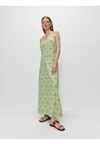 Reserved - Sukienka maxi z wiskozy - jasnozielony. Kolor: zielony. Materiał: wiskoza. Wzór: gładki. Typ sukienki: proste. Długość: maxi