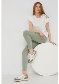 Answear Lab spodnie damskie kolor zielony dopasowane medium waist. Kolor: zielony. Materiał: tkanina. Styl: wakacyjny #1