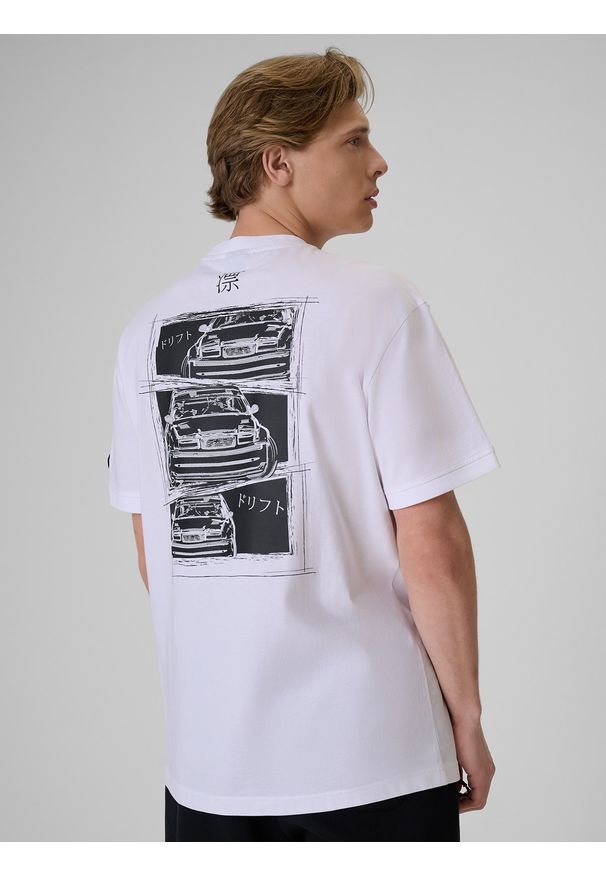 4f - 4F T-shirt loose z nadrukiem uniseks 4F x Drift Masters - biały 3XL. Okazja: na co dzień. Kolor: biały. Materiał: bawełna, dzianina. Wzór: nadruk. Styl: street, casual, sportowy, klasyczny