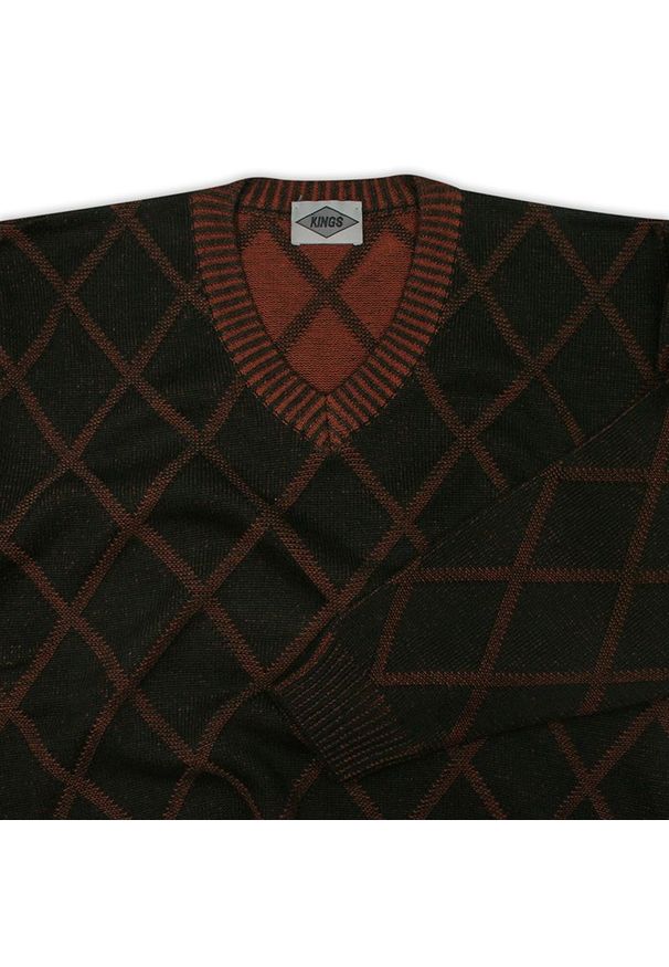 Kings - Sweter Męski, Czarno-Pomarańczowy w Romby w Serek -KINGS- Dekolt V-Neck, Tłoczony Wzór, Klasyczny. Okazja: na co dzień, na spotkanie biznesowe, do pracy. Typ kołnierza: dekolt w serek. Kolor: wielokolorowy, pomarańczowy, czarny. Materiał: bawełna, akryl. Styl: klasyczny
