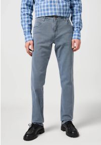 Wrangler - WRANGLER MĘSKIE SPODNIE JEANSOWE GREENSBORO DUSTY BLUE 112362404