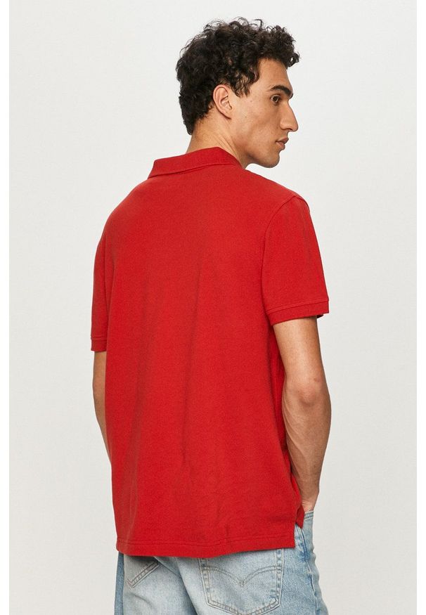 Levi's® - Levi's - Polo. Okazja: na co dzień, na spotkanie biznesowe. Typ kołnierza: polo. Kolor: czerwony. Materiał: dzianina. Długość: krótkie. Wzór: gładki. Styl: biznesowy, casual