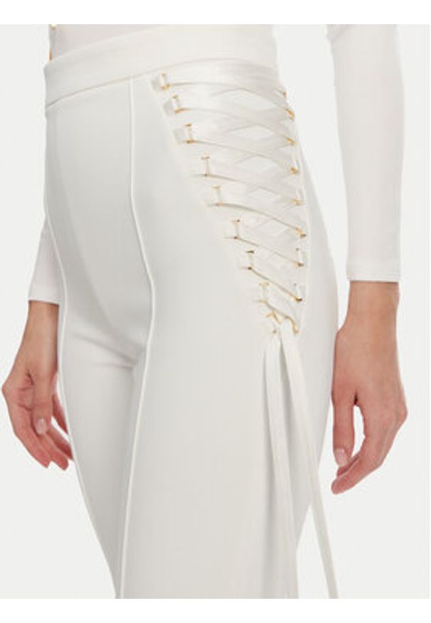 Elisabetta Franchi Spodnie materiałowe PA-083-51E2 Biały Regular Fit. Kolor: biały. Materiał: syntetyk