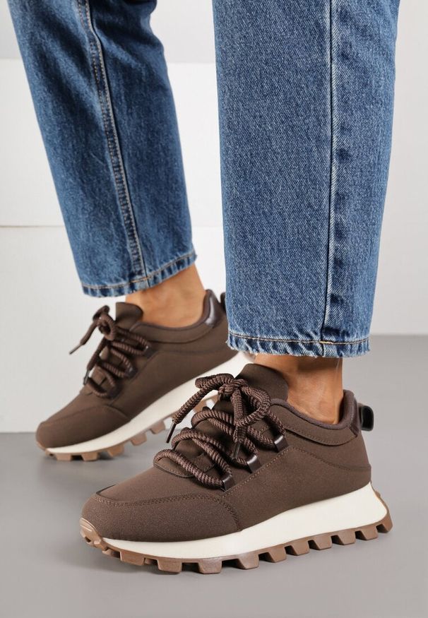 Born2be - Brązowe Sneakersy na Grubej Tłoczonej Podeszwie Zerda. Okazja: na co dzień. Kolor: brązowy. Materiał: jeans