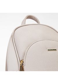 Wittchen - Damski plecak z półokrągłą kieszenią. Kolor: kremowy. Materiał: skóra ekologiczna. Styl: casual, klasyczny, elegancki #2