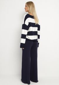 Born2be - Granatowy Dzianinowy Komplet Szerokie Spodnie i Sweter w Paski Falesea. Kolor: niebieski. Materiał: dzianina. Wzór: paski #3