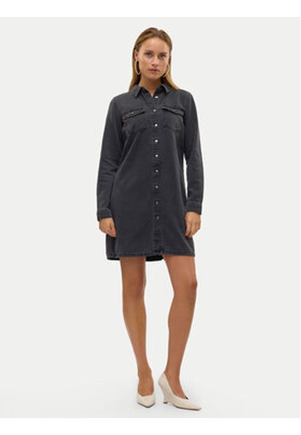 Vero Moda Sukienka jeansowa Jennie 10310968 Czarny Regular Fit. Kolor: czarny. Materiał: bawełna