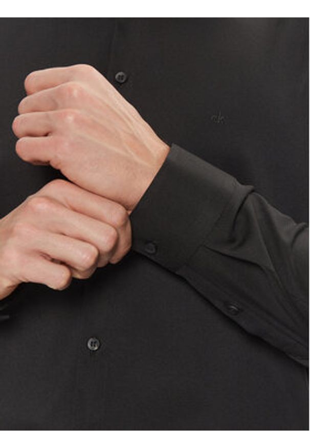 Calvin Klein Koszula Performance Solid Slim Shirt K10K114324 Czarny Regular Fit. Kolor: czarny. Materiał: syntetyk
