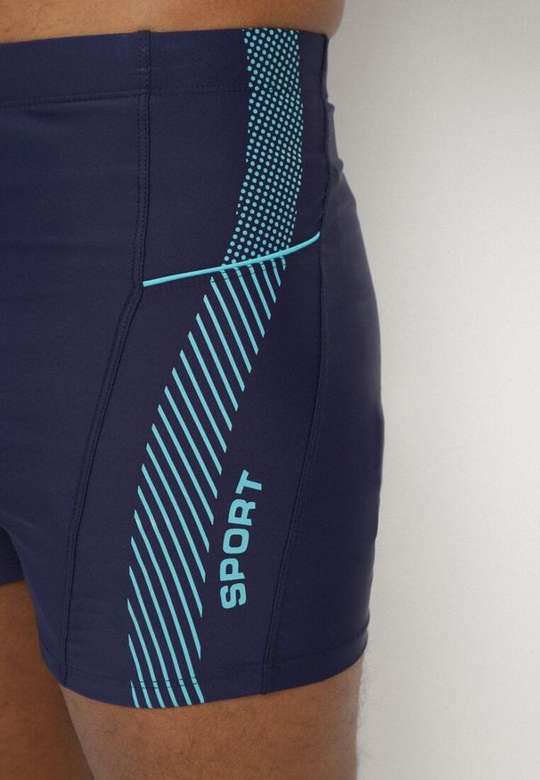 Born2be - Granatowo-Niebieskie Kąpielówki Typu Bokserki Milonessa. Kolor: niebieski. Materiał: len. Długość: krótkie