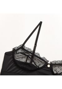 Intica - Zestaw bielizny koronkowej z delikatnymi detalami Henriqueta. Kolor: czerwony. Materiał: koronka. Wzór: aplikacja #5