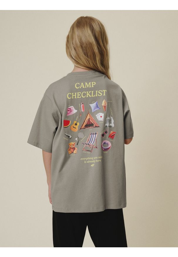 4f - 4F T-shirt loose z nadrukiem dziewczęcy - beżowy 158/164 (12-14 lat). Okazja: na co dzień. Kolor: beżowy. Materiał: bawełna, dzianina. Wzór: nadruk. Sezon: lato. Styl: casual
