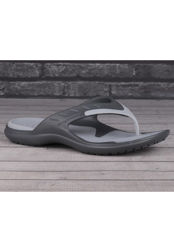 Japonki męskie Crocs MODI SPORT FLIP. Kolor: wielokolorowy, czarny, szary