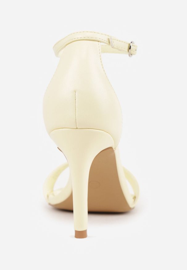 Born2be - Żółte Sandały na Szpilce z Cienkim Paskiem Nealia. Okazja: na co dzień. Zapięcie: pasek. Kolor: żółty. Materiał: jeans. Obcas: na szpilce. Styl: klasyczny, casual