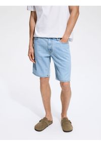 Reserved - Jeansowe szorty straight - niebieski. Kolor: niebieski. Materiał: jeans #1