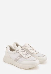 Renee - Białe Sneakersy na Platformie z Wkładką ze Skóry Naturalnej i Napisam Haidena. Okazja: na co dzień. Zapięcie: sznurówki. Kolor: biały. Materiał: skóra. Wzór: napisy. Obcas: na platformie #9