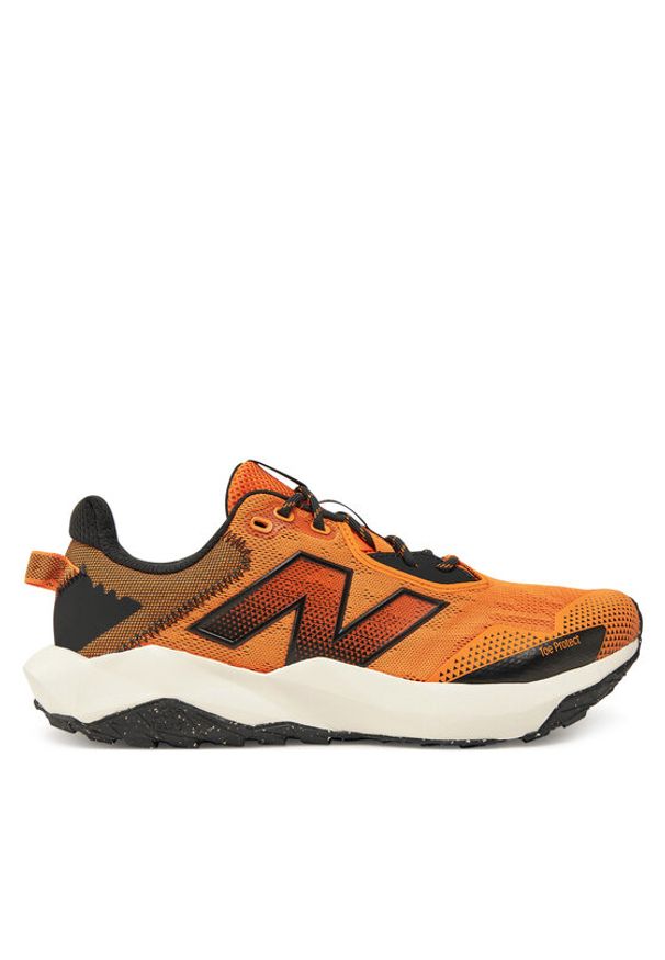 New Balance Buty do biegania MTNTRCC6 Pomarańczowy. Kolor: pomarańczowy. Materiał: materiał