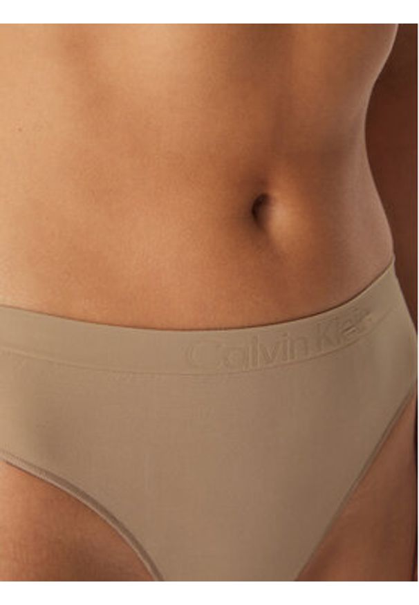 Calvin Klein Underwear Komplet stringów LV00QD5211 Beżowy. Kolor: beżowy. Materiał: syntetyk