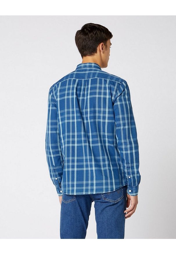 Wrangler - KOSZULA MĘSKA WRANGLER LS 1PKT BUTTON DOWN BLUE TOPAZ W5A36CB12 112130014. Typ kołnierza: button down