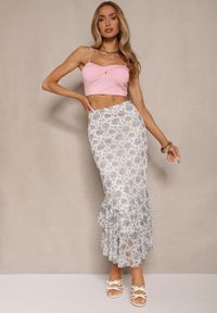 Renee - Biało-Niebieska Dopasowana Spódnica z Ozdobną Falbaną Efravaria. Okazja: na spotkanie biznesowe, na co dzień. Kolor: biały. Styl: casual, elegancki, biznesowy