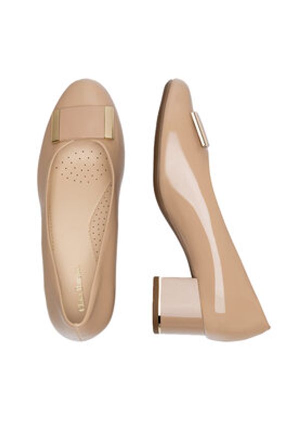 Clara Barson Czółenka WYL4024-1 Beżowy. Kolor: beżowy. Materiał: skóra