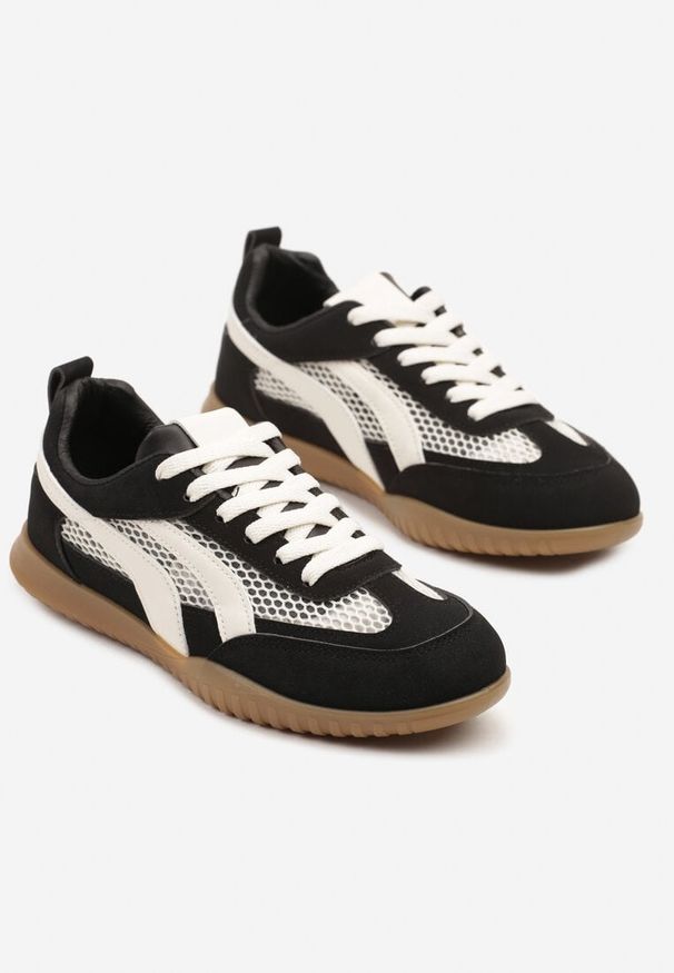 Renee - Czarne Sneakersy Tenisówki z Geometrycznym Motywem Amotheira. Okazja: na co dzień. Kolor: czarny. Materiał: jeans. Wzór: geometria. Obcas: na płaskiej podeszwie
