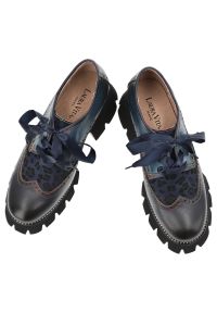 Granatowe Półbuty Laura Vita Stylowe Buty Damskie Premium. Kolor: niebieski. Materiał: skóra. Szerokość cholewki: normalna. Wzór: motyw zwierzęcy, aplikacja. Styl: elegancki #8