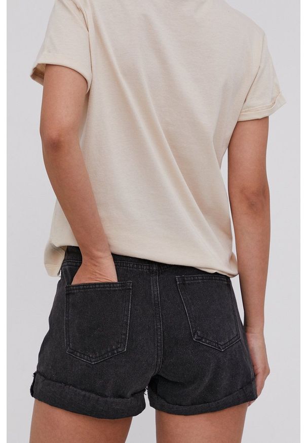 Answear Lab - Szorty jeansowe. Okazja: na co dzień. Kolor: czarny. Materiał: jeans. Wzór: gładki. Styl: wakacyjny