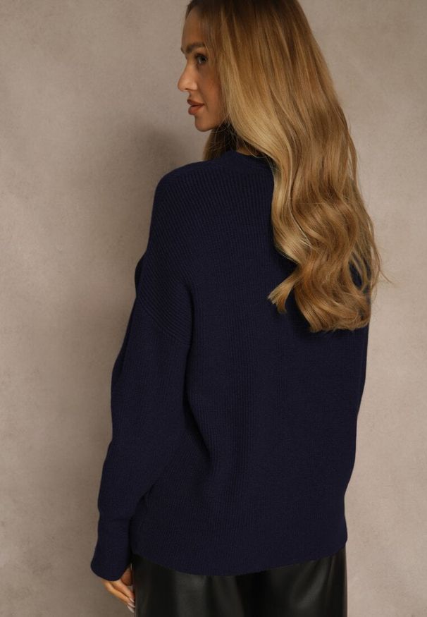 Renee - Granatowy Sweter z Dodatkiem Kaszmiru i Trójkątnym Dekoltem Silefera. Okazja: na co dzień. Kolor: niebieski. Materiał: kaszmir. Styl: elegancki, casual