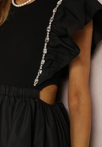 Renee - Czarna Sukienka Naeseris. Kolor: czarny. Materiał: bawełna, tkanina. Długość rękawa: krótki rękaw. Wzór: aplikacja. Typ sukienki: bombki. Długość: mini #4